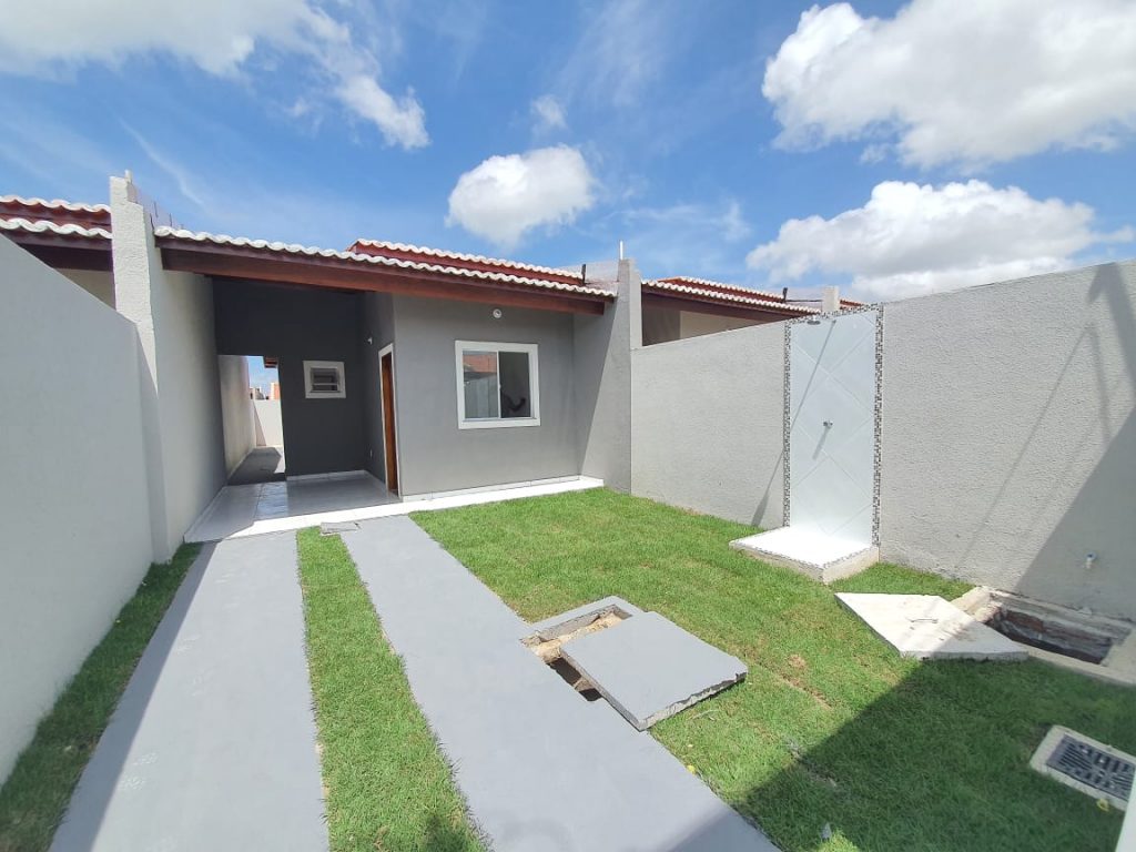 Casa à venda com 02 quartos e dois banheiros no bairro Ancuri, Fortaleza.