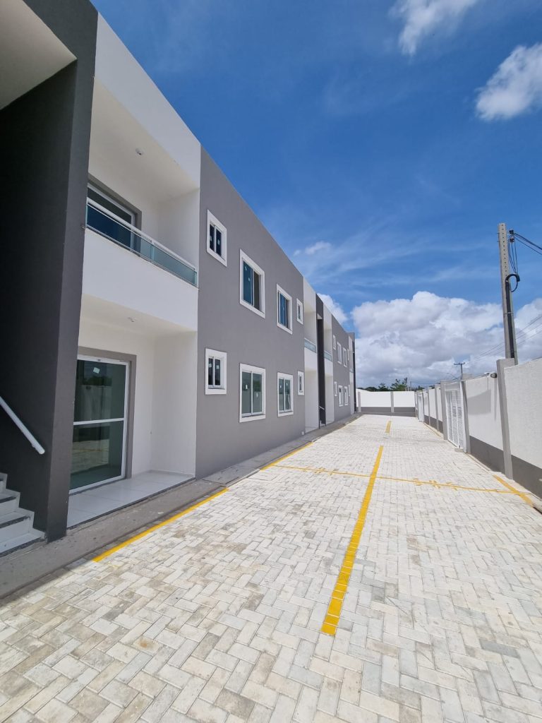 Apartamento  com 02 suítes localizado no Bairro Gereraú